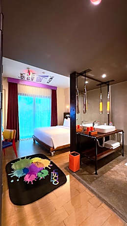 Graffiti Double Room