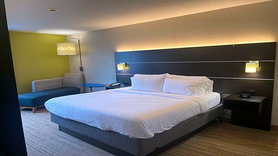 Holiday Inn Express & Suites Ashtabula-Geneva By IHG
