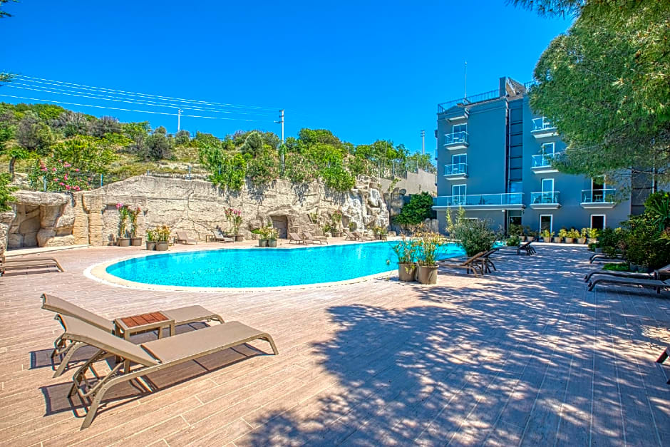 Aegean Apartments - Marina & Chios Island View