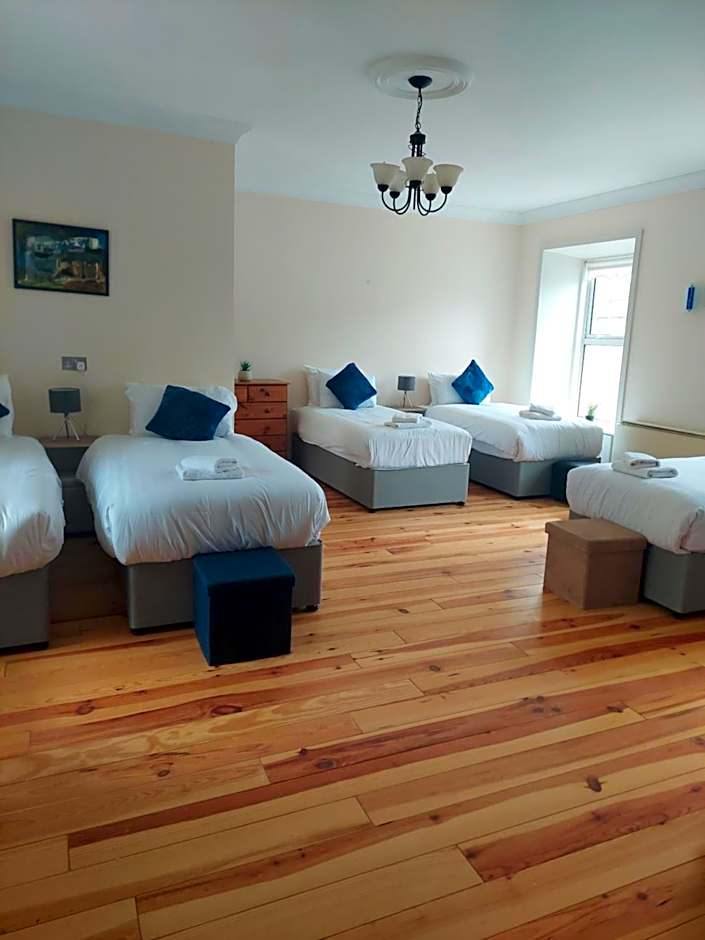 The Courtyard Apartments