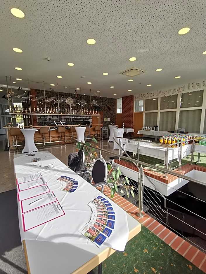 Hotel Bördehof, direkt an der A2 & A14, Restaurant, Tagung, individuell