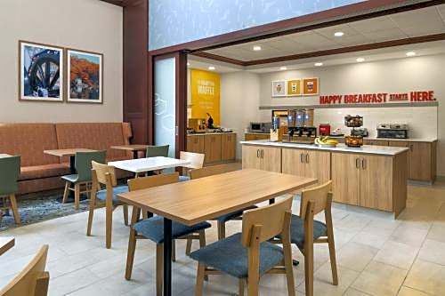 Hampton Inn & Suites Mystic
