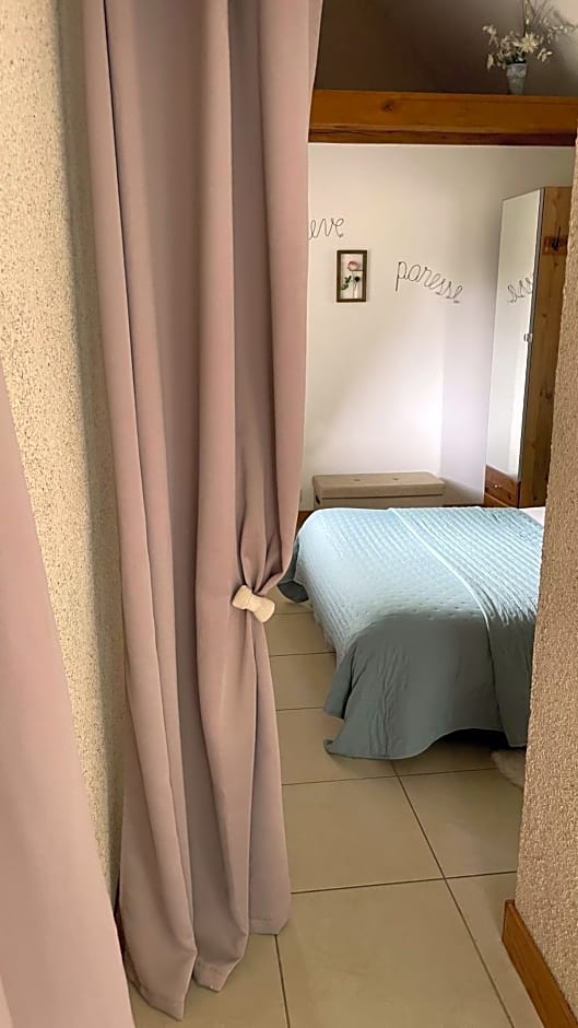 L'Orme Seul, Maison d'hôtes