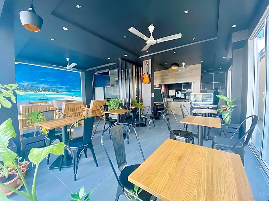 Turquoise Residence by UI