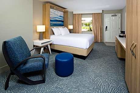 Standard Queen Room - Oceanfront