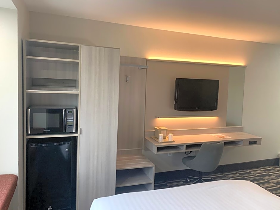 Microtel Inn by Wyndham Charlotte Airport