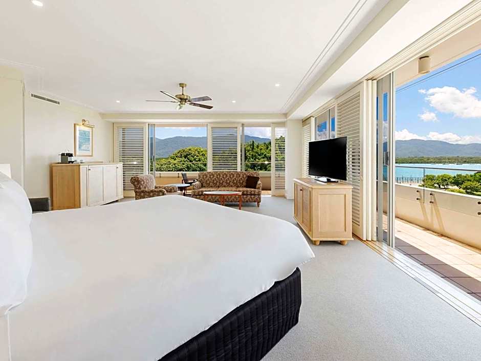 Pullman Reef Hotel Casino