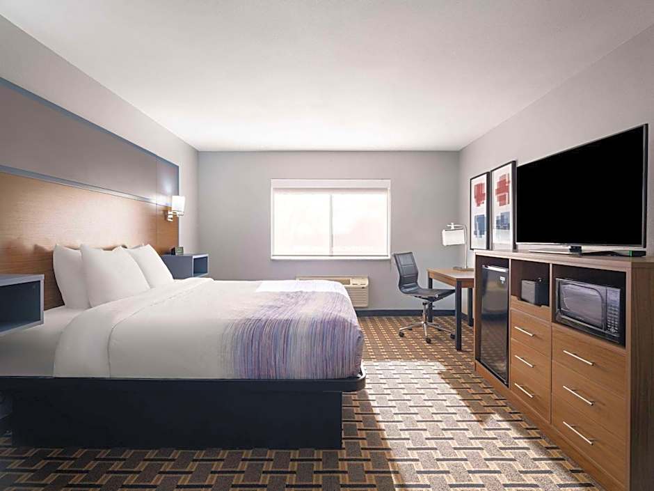 AmericInn by Wyndham Woodstock IL