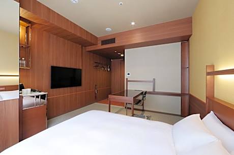 Business Double Room (1 Adult)