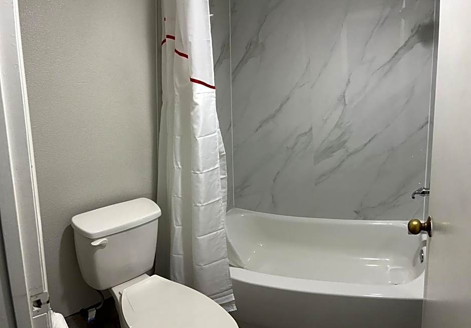 Photo 1 of 38 of Red Roof Inn Rockingham