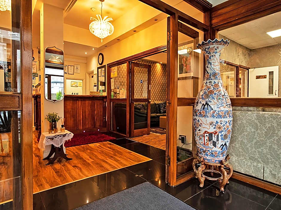 The Waverley Hotel