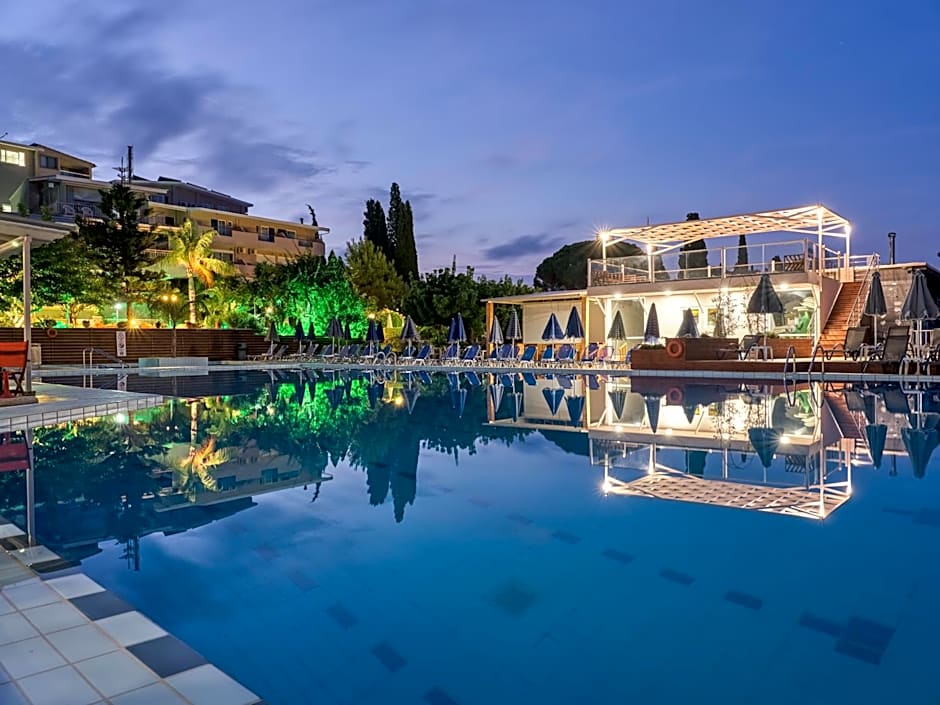 Koukounaria Hotel & Suites