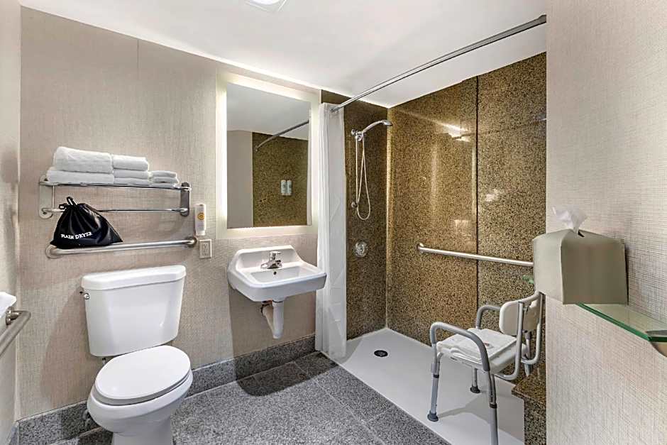 Comfort Inn Brooklyn Center