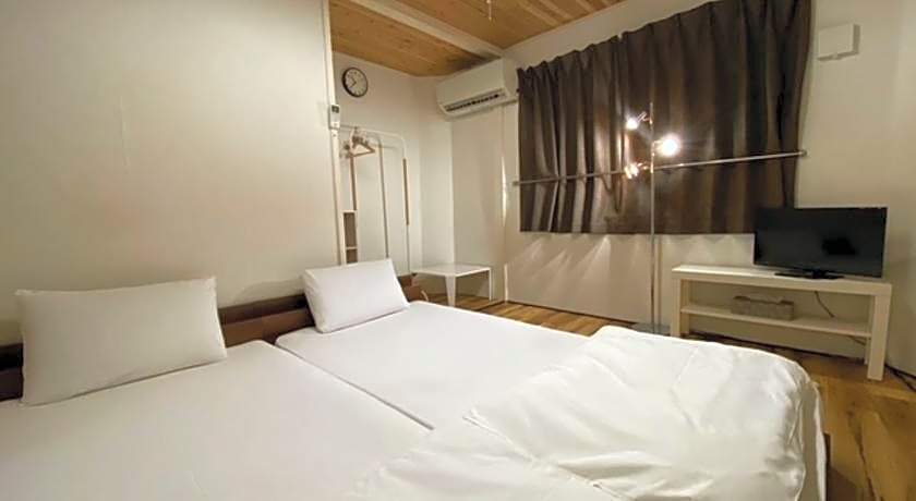 coins hostel tenjin