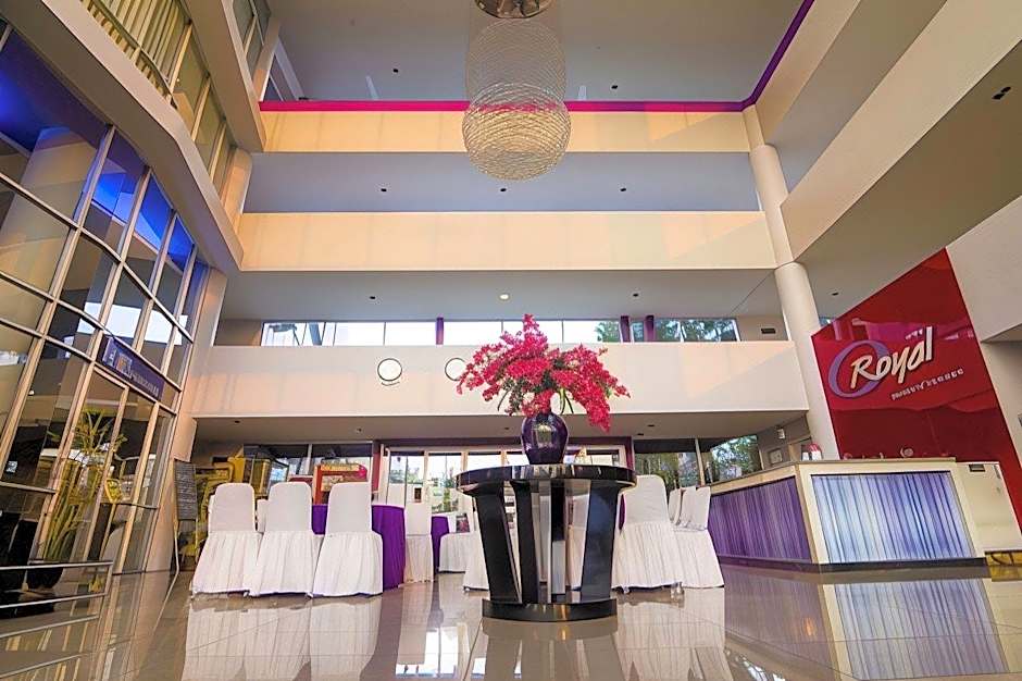 Royal Hotel N' Lounge