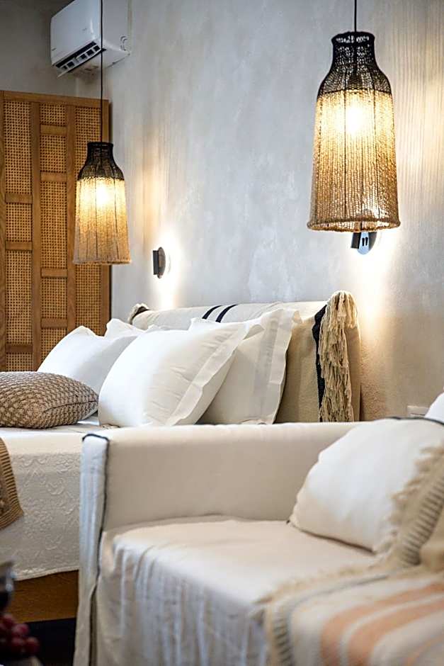 TERRA FOS NAXOS STUDIOS