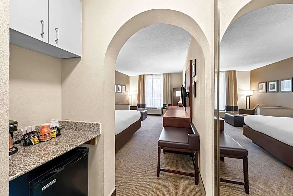 Comfort Inn & Suites Durham near Duke University