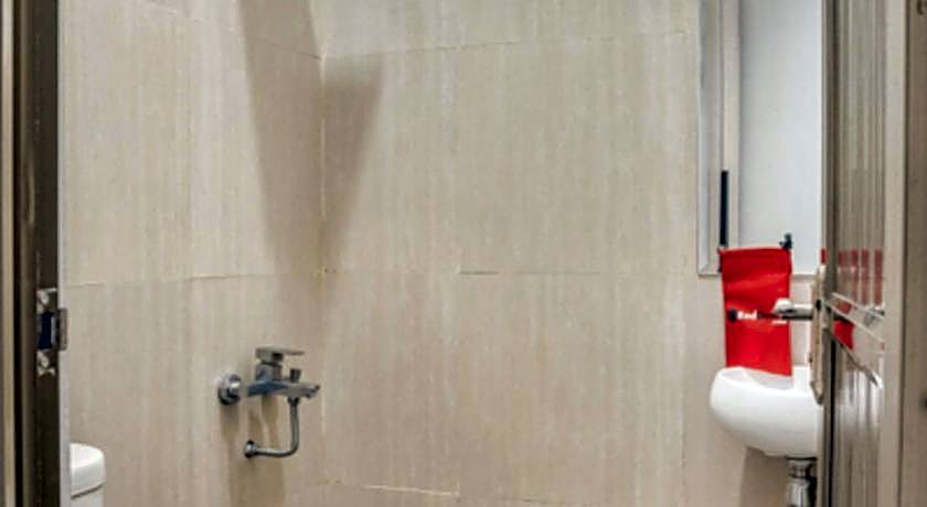 RedDoorz Syariah near Taman Pelangi Jogja 2