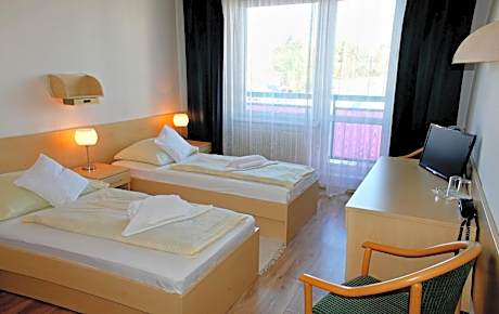 Double or Twin Room Standard