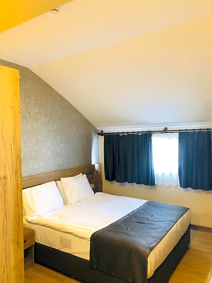 Golden World Suite Hotel