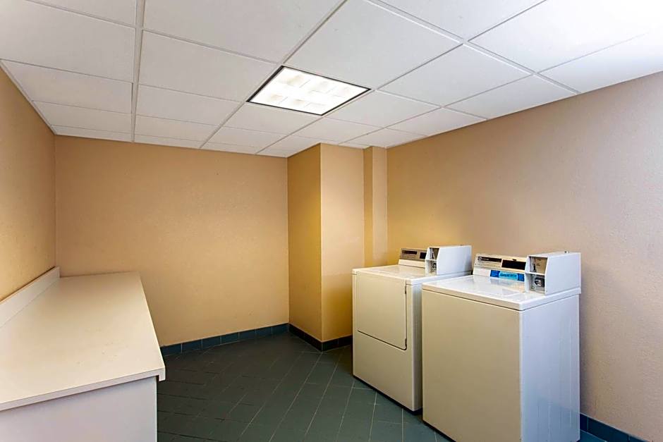 La Quinta Inn & Suites by Wyndham Jacksonville Butler Blvd