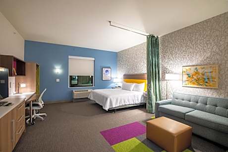 King Studio Suite with Ocean View - Non-Smoking