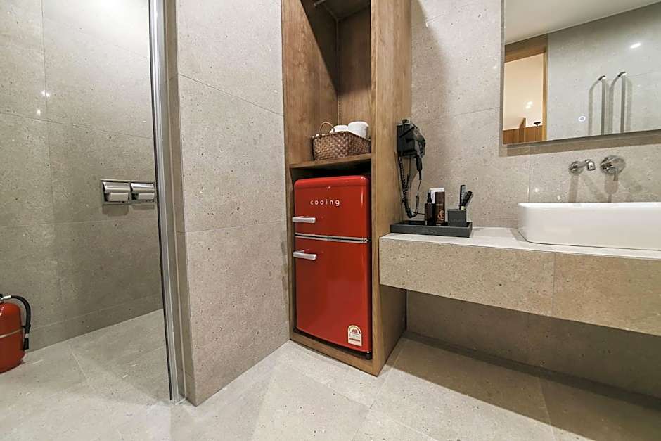 Photo 1 of 6 of Suite