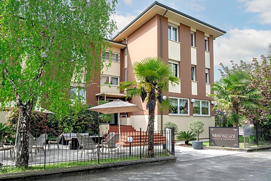 Hotel Mini Palace - Country House