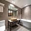 Jecheon The Wall Hotel