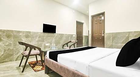 Hotel O Ravi & Banquet
