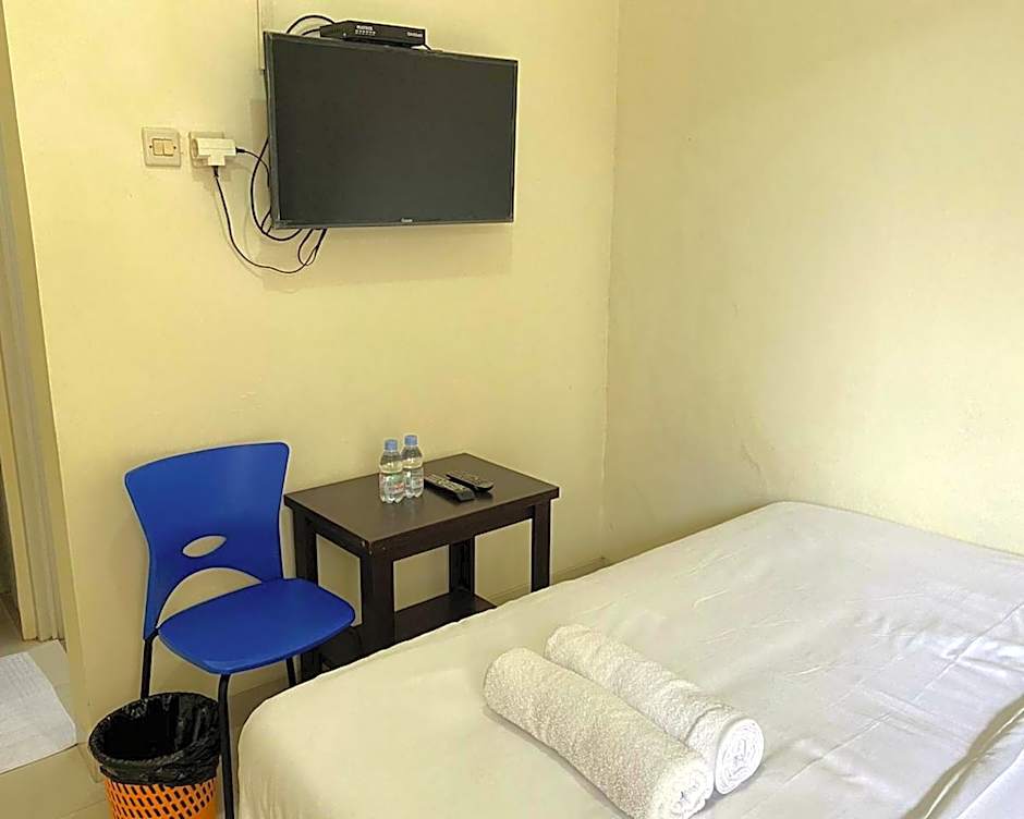 Jatiwinangun Homestay near GOR Satria Purwoketo Mitra RedDoorz