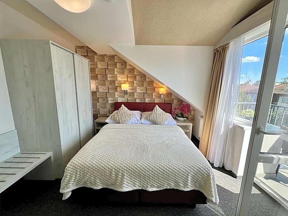 Grand Petit Hotel ex Shato Gesson