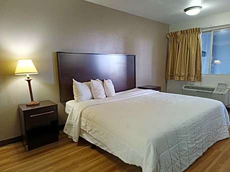Suite - King Bed Non - Smoking