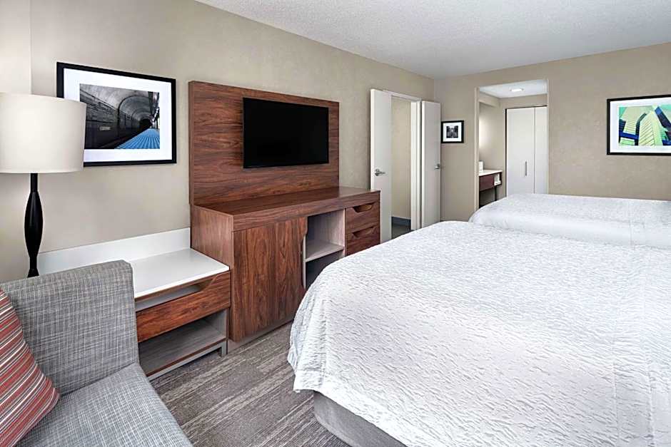 Hampton Inn By Hilton And Suites Downtown Chicago