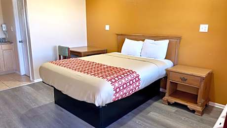 1 King Bed Kitchenette Non Smoking