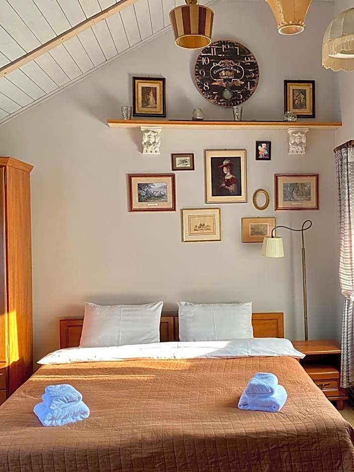 Vila Fortuna - Art O'Clock