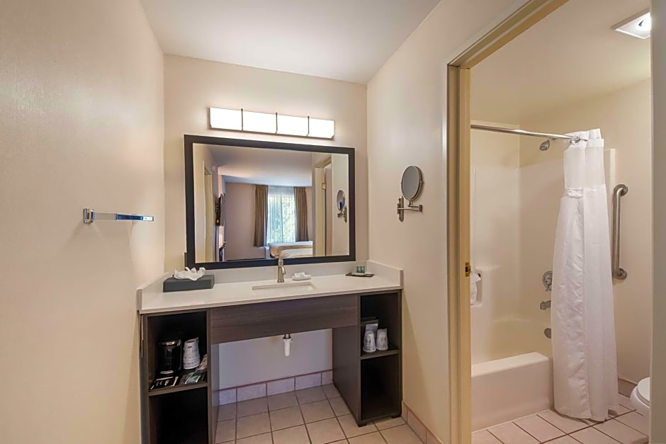 SureStay Plus Hotel by Best Western SeaTac Airport