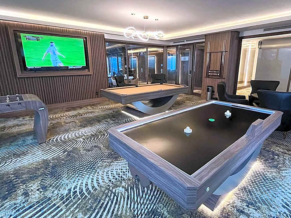 Safi Royal Luxury Metropolitan