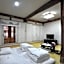 Gallery Jin Hanok Guesthouse