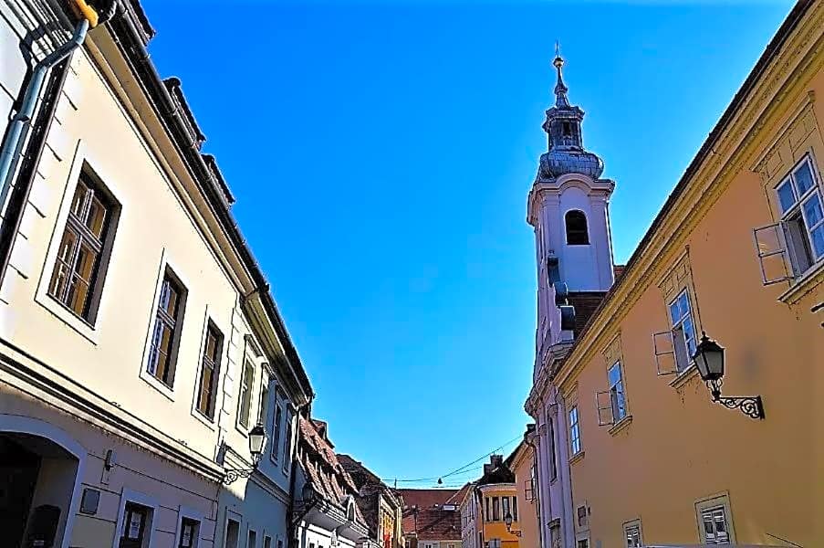 Downtown Apartments DeLuxe