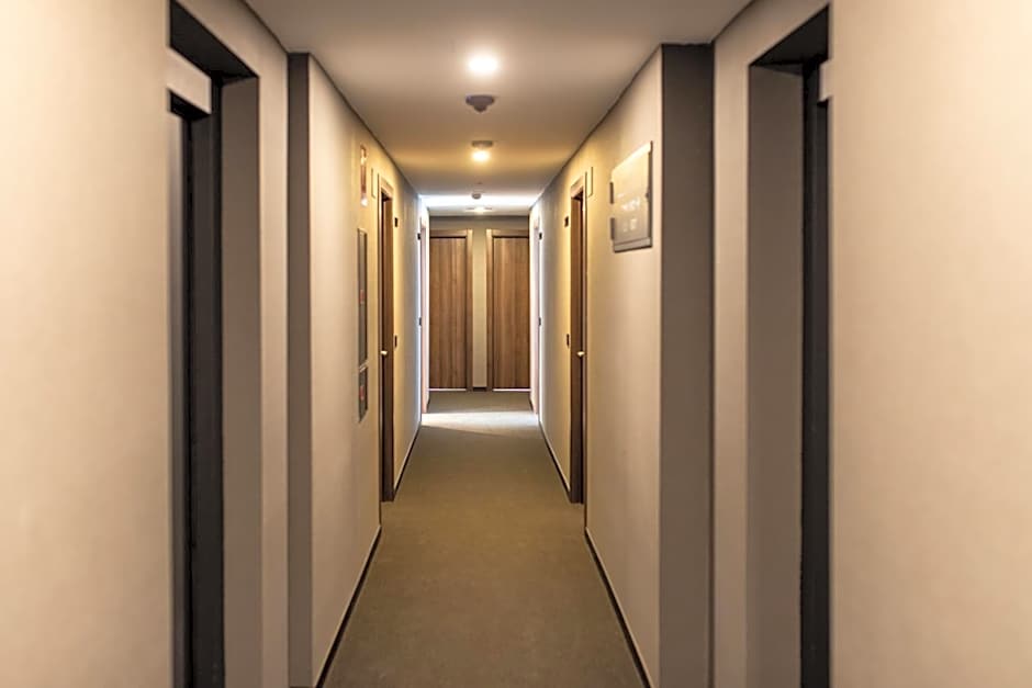 Ramirez Flats Valencia