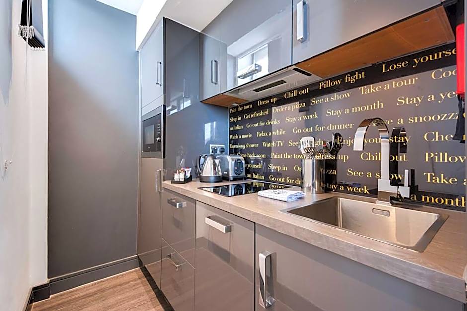 Roomzzz Chester City