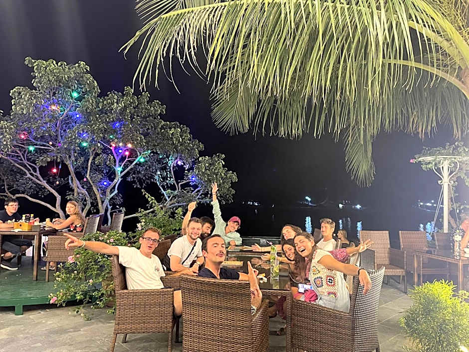 LePont Cat Ba Bungalow