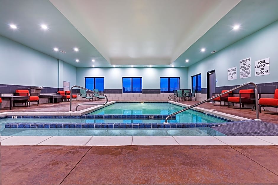 Holiday Inn Express & Suites Perryton By IHG