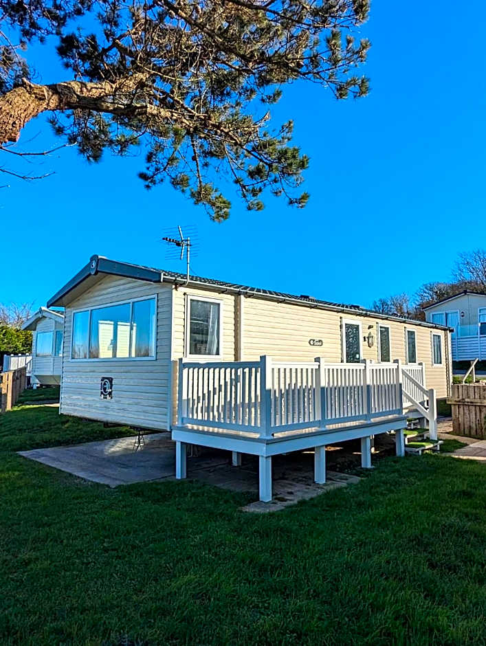 Relaxing Holiday Home Chickerell View Littlesea Haven