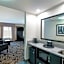 Hampton Inn & Suites Roanoke Airport
