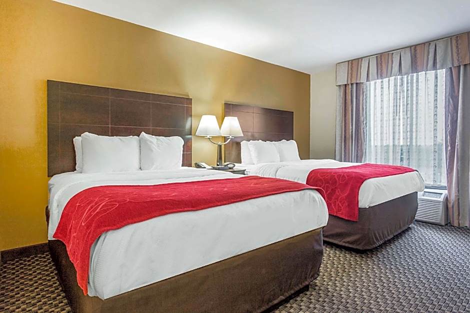 Comfort Suites Clinton near Presbyterian College