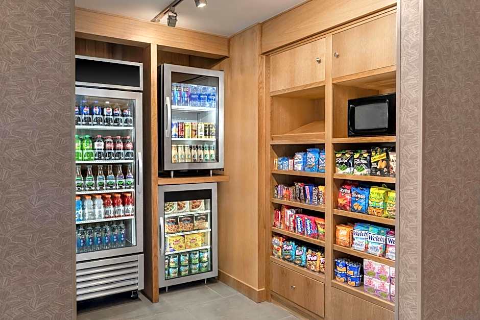 Fairfield by Marriott Inn & Suites Kansas City at The Legends