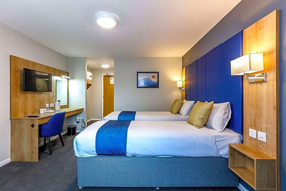 Days Inn by Wyndham Warwick North M40