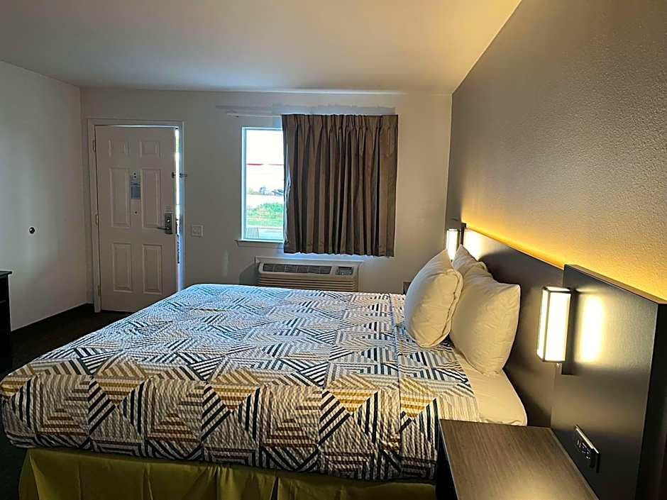 Motel 6 Junction, TX Llano River